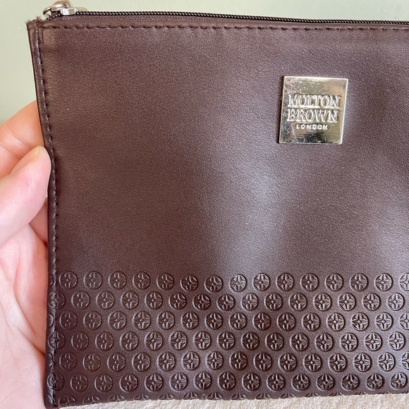 Molton Brown x Turkish Airlines Zip Embossed Logo Synthetic Leather Flat Pouch - Picture 9 of 10